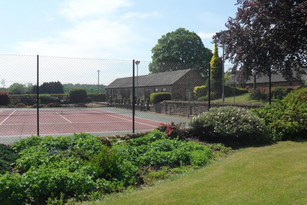 Courtside Barn, Lynn, Newport Villa Newport  Buitenkant foto